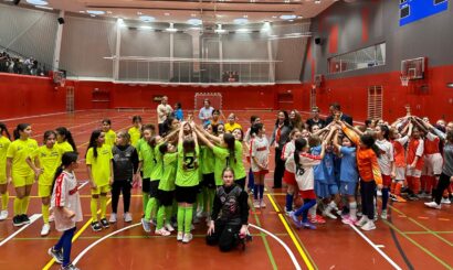 Anpfiff: Hallenfußball-Premiere begeistert Kids in Simmering