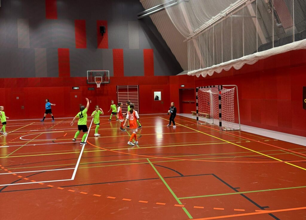 Die Schülerinnen und Schüler lieferten sich zwei Tage lang heiße Matches. © BV 11