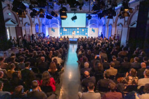 Die Abendveranstaltung verband politische Einordnung, europäische Perspektiven und Praxisbeispiele aus dem österreichischen KI-Ökosystem. Wien wurde einmal mehr zur Bühne für europäische Innovationspolitik. © AI:AT/Krisztian Juhasz