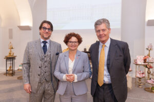 Alexander Mantz, Elisabeth Zehetner mit Moderator Karl Hohenlohe. © Robin Consult/Fellner