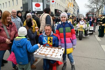 Tausende feierten beim Faschingsumzug im Elften