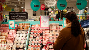 Auch Trends wie K- oder J-Beauty bereichern das Sortiment. © Normal