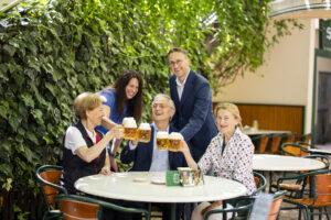 Familie Kolarik feiert 100 Jahre Partnerschaft mit Budweiser Budvar. © Matthias Aschauer
