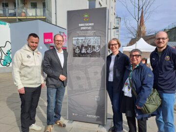 Rapid-Gedenktafel als Erinnerung an große Zeiten