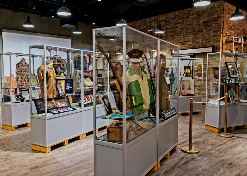 Seltene Exponate gibt es bei „Elvis & Priscilla“ zu entdecken. © Lukas Charwat