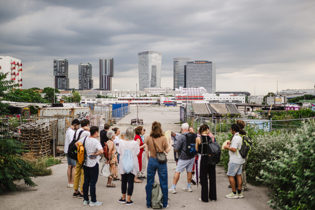 2026 gibt es ein Rekordprogramm mit über 120 kostenlosen Spaziergängen und Radtouren. © Stadt Wien/Luiza Puiu