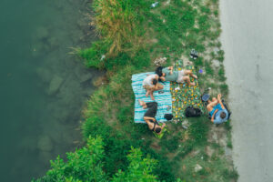 Treffen, relaxen, die Abendbrise genießen - auf der Donauinsel. © Wien Museum/Klaus Pichler