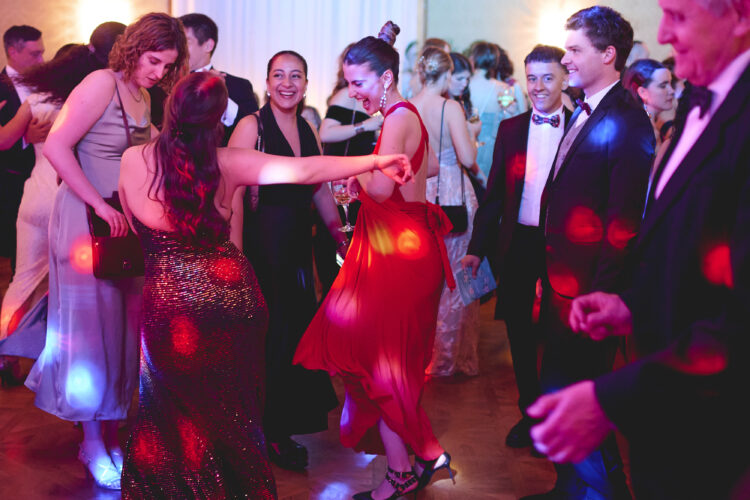 Der Concordia Ball setzt auf Austausch statt Dauer-Scrollen