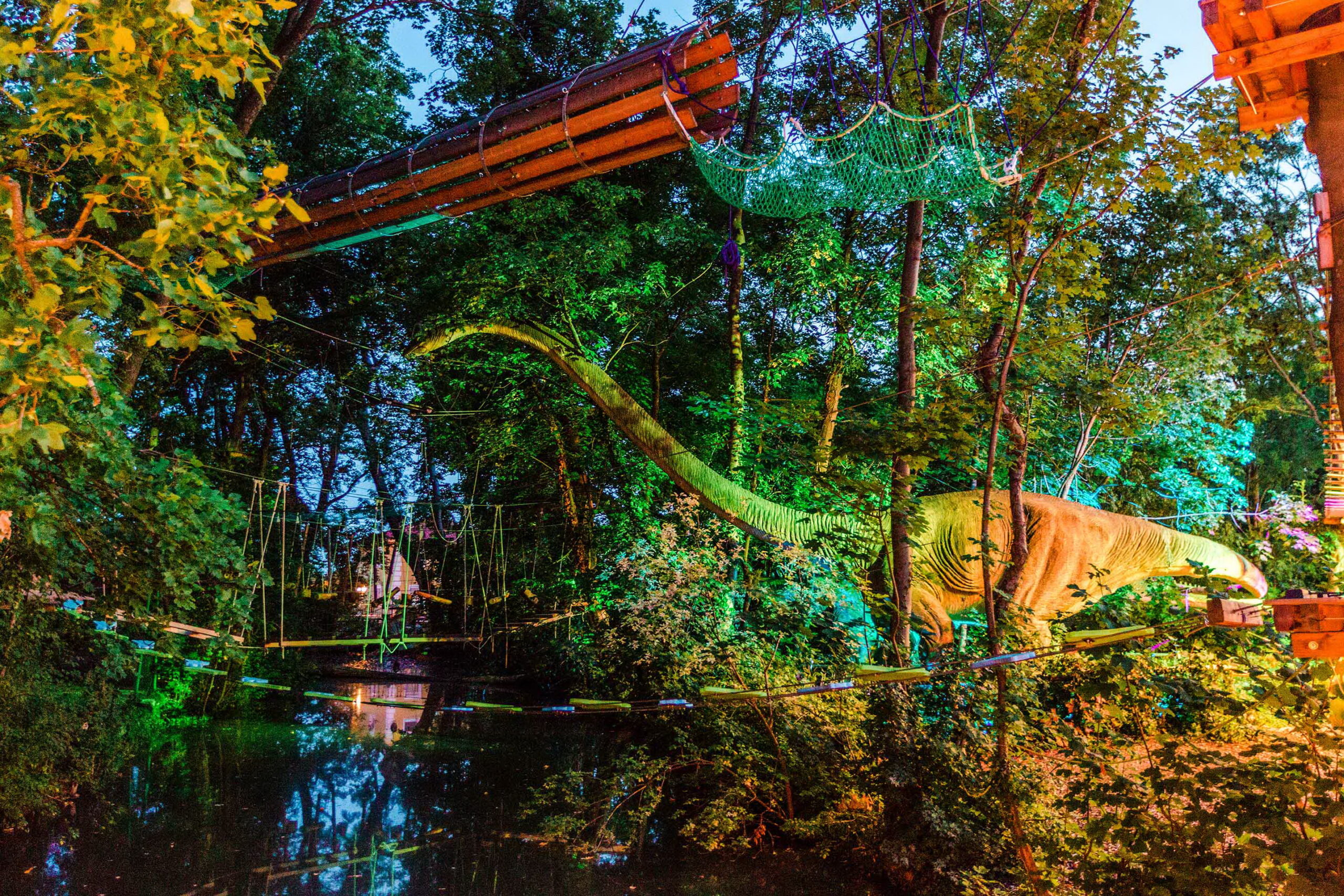 Charity-Auktion: Dinos aus Tattendorf helfen Familien in Not