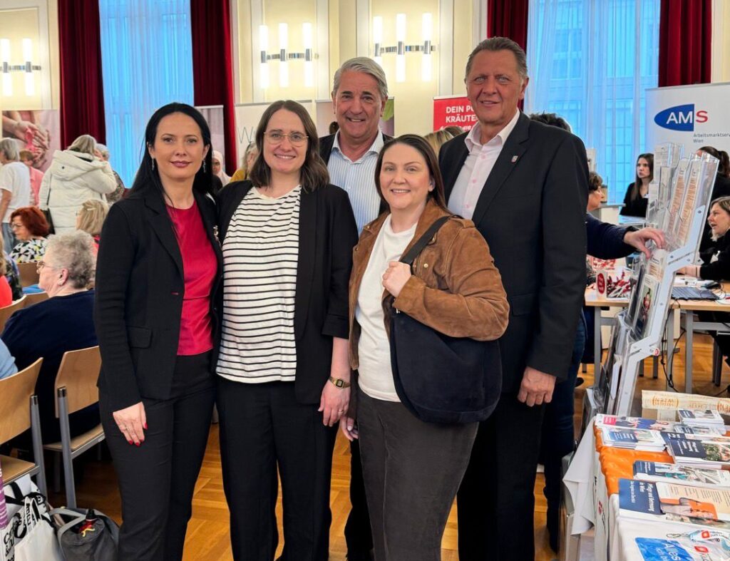 V. l. n. r.: BV-Stv. Ramona Miletic, GR und Wiener Frauenstadträtin Marina Hanke, Donaustadt-BV Ernst Nevrivy, Donaustadt-Bezirksrätin Iris Schweiger und BV Thomas Steinhart. © BV 11