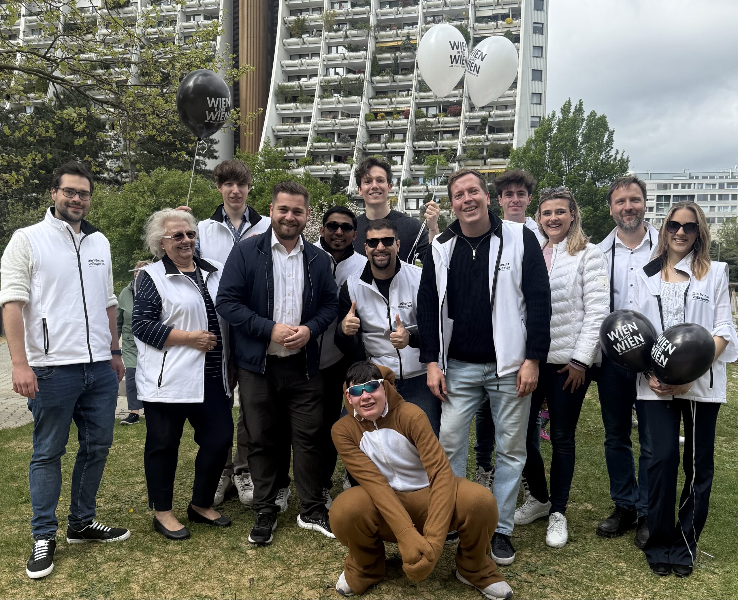 Robinson-Spielplatz: Auf zur großen Ostereier-Suche!