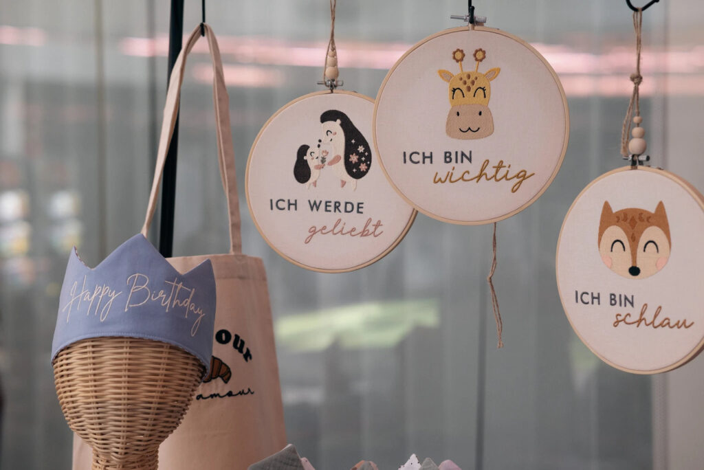 Süße Deko-Ideen finden. Bunte Auswahl an regionalen Labels. © Katarina Novcic/daskinderzimmer.at