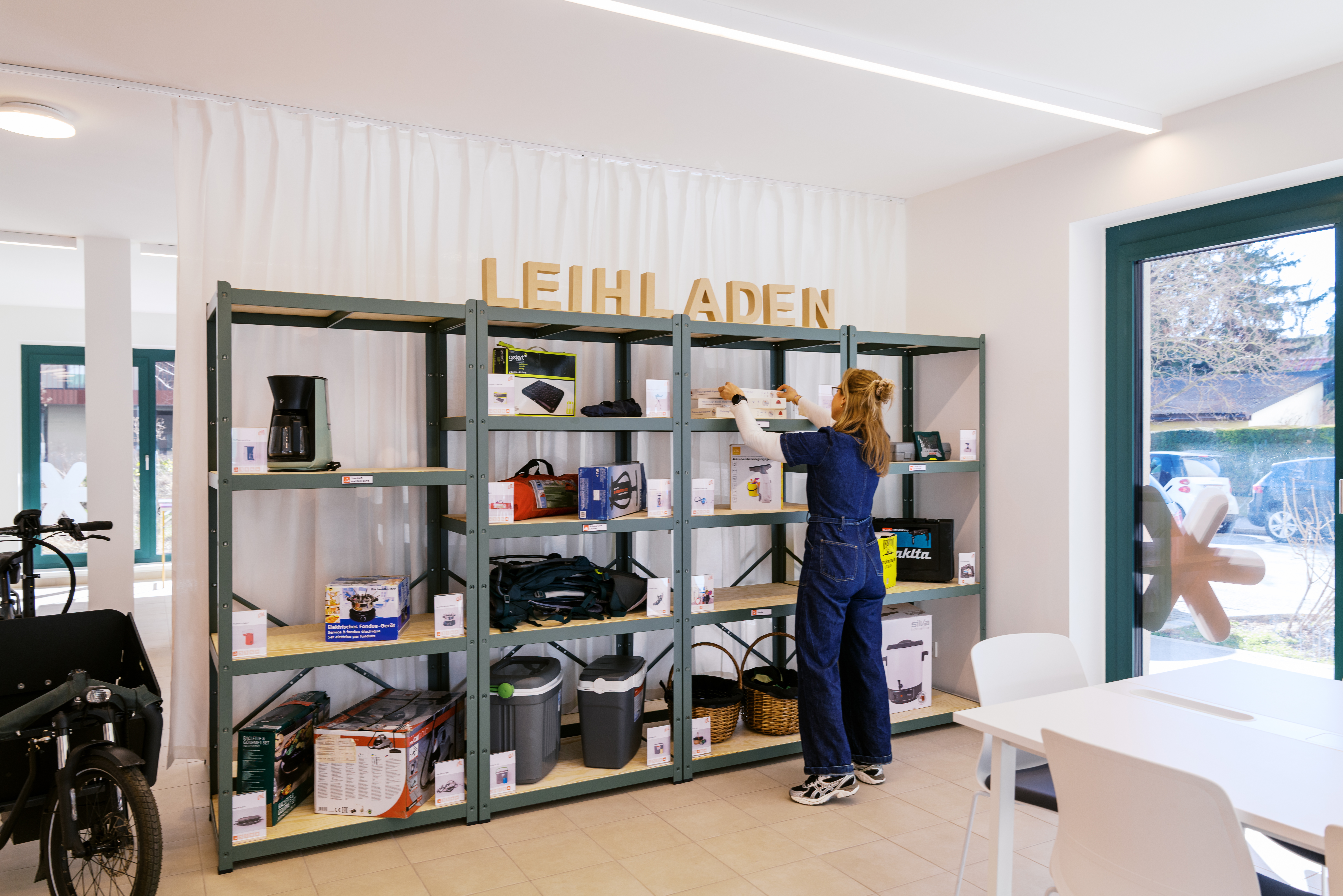 In Liesing gibt es ab jetzt auch einen richtig LEIHwanden Laden