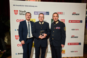 Besondere Verdienste auf dem Gebiet der Verkehrssicherheit: Chefinspektor Christian Fenderl gesponsert von Wirtschaftskammer Wien