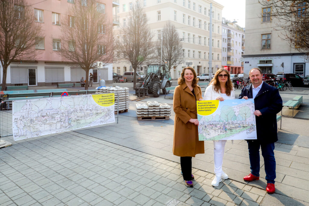 Baustart Volkertplatz: NEOS Wien Klubvorsitzende Selma Arapovic, Planungsstadträtin Ulli Sima und Bezirksvorsteher Alexander Nikolai. © Stadt Wien/Christian Fürthner