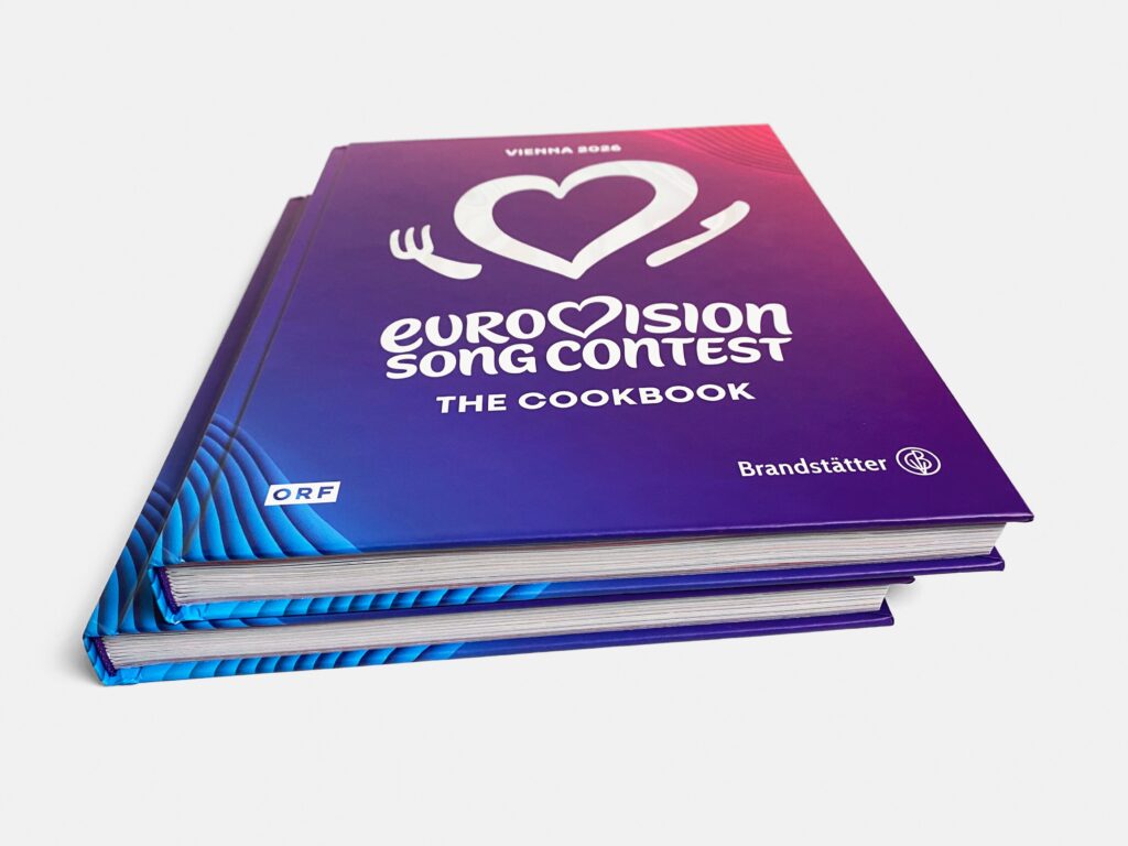 Das Eurovision-Kochbuch präsentiert Gerichte aus allen 35 Teilnehmerländern. © ORF/Brandstätter Verlag