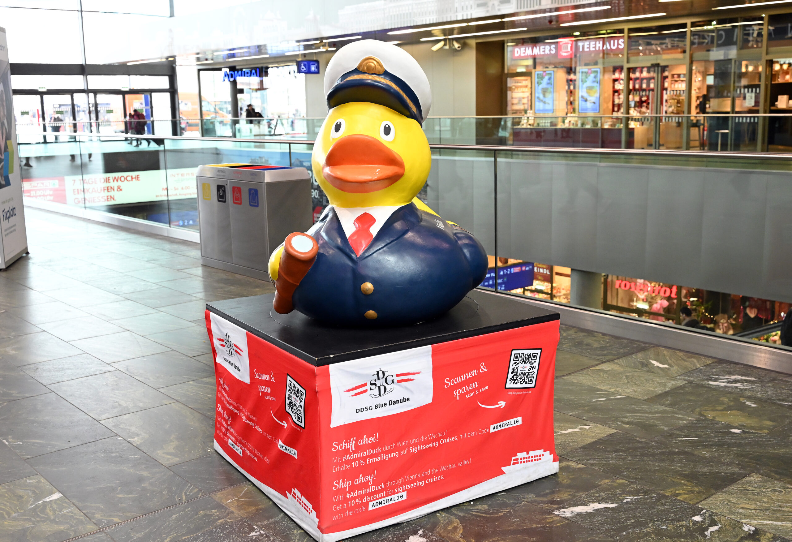 Von der Schiene aufs Schiff: Admiral Duck bringt Wien in Fahrt