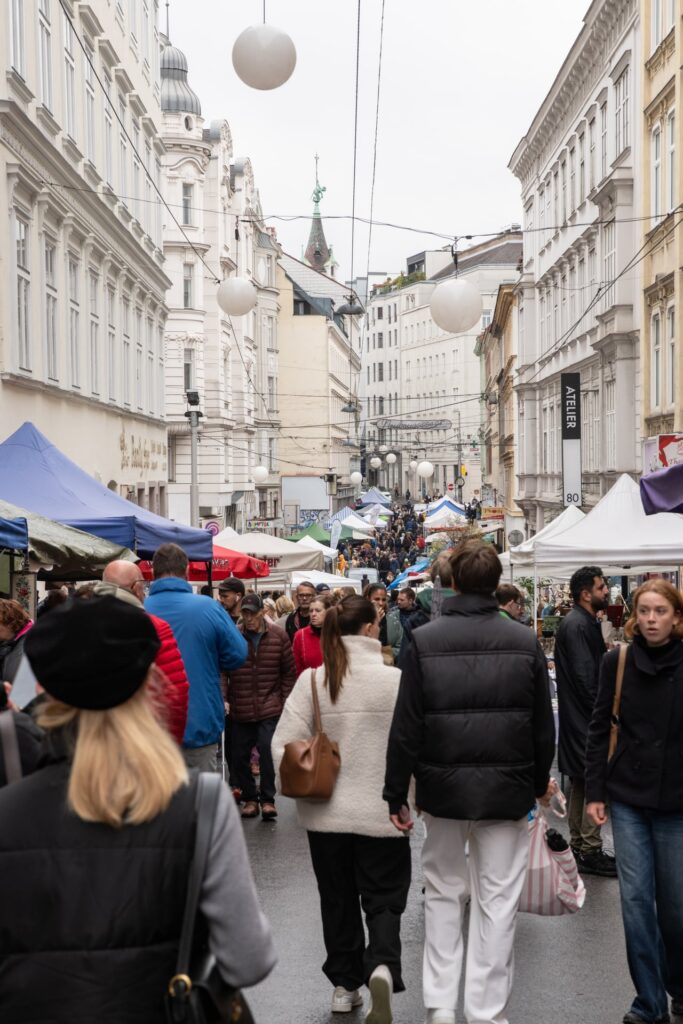 Herrliche Stimmung beim Flaniermarkt (Bild: Fernanda Nigro).