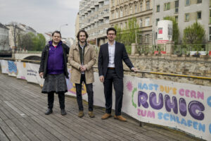Bezirksvorsteher Luxenberger (r.) ersucht um Rücksichtnahme (Bild: Stadt Wien/Karo Pernegger).
