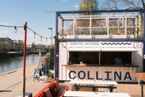 Würstel am Kanal: Wo Käsekrainer Kimchi küsst