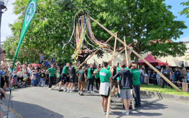 1. Mai: Liebgewonnene Tradition in Ober St. Veit bleibt