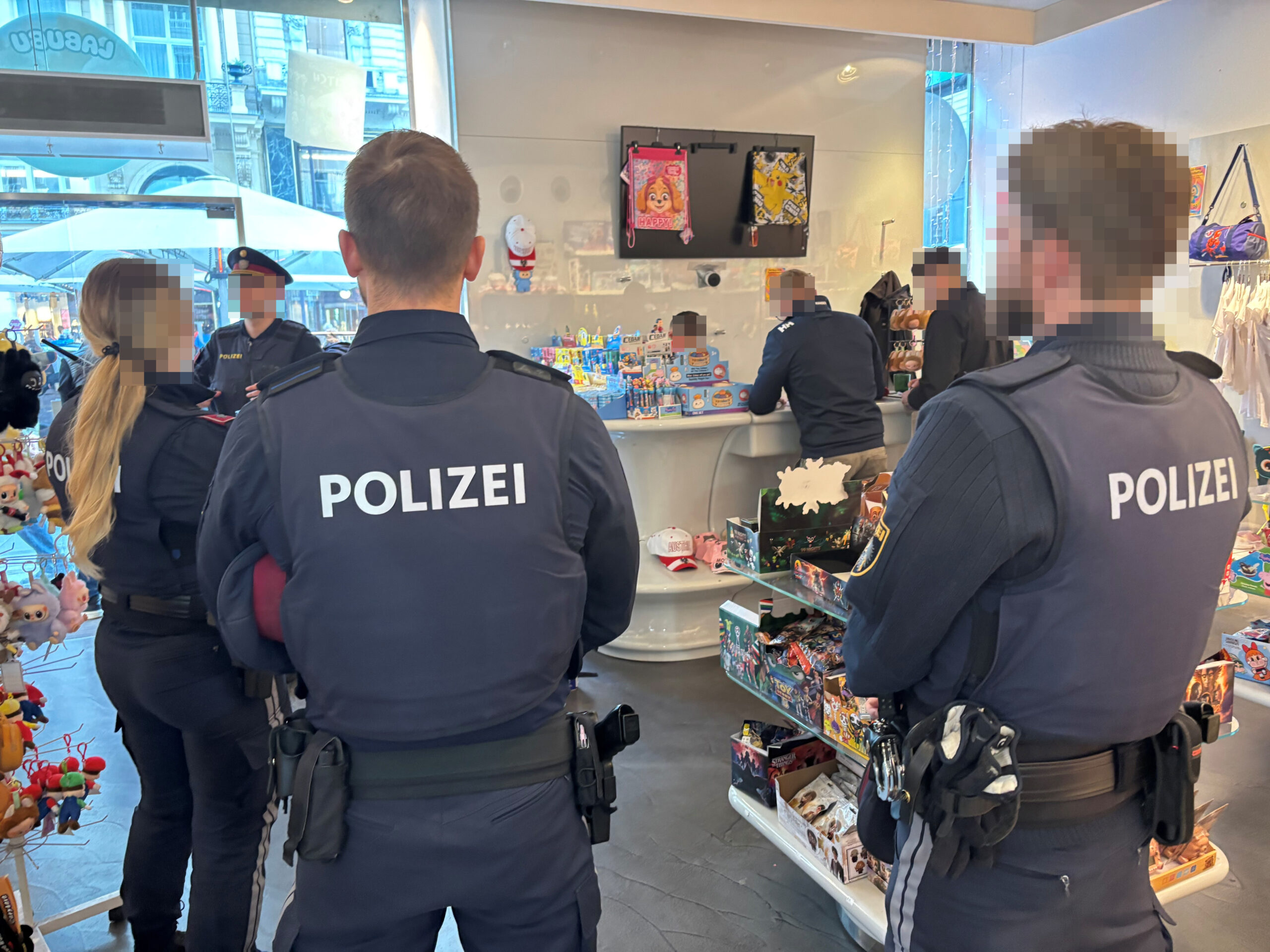 Aktion scharf: Illegales City-Lokal & Drogen-Hotel geschlossen!