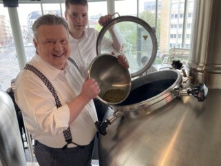 (Ge)REIF(t) FÜR DIE INSEL: Michael Ludwig braut DIF-Bier ein