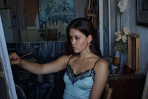 Wenn Hände sprechen: Kunst trifft Schmuck in der City