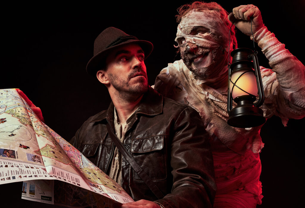 Indiana Tschones kämpft mit dem Fetzenschädel (Bild: Doris Himmelbauer).