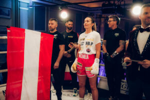 Wiener Profi-Boxerin steht vor ihrem schwersten Kampf!