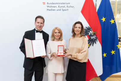 Goldenes Verdienstzeichen: Große Ehre für Gerda Rogers