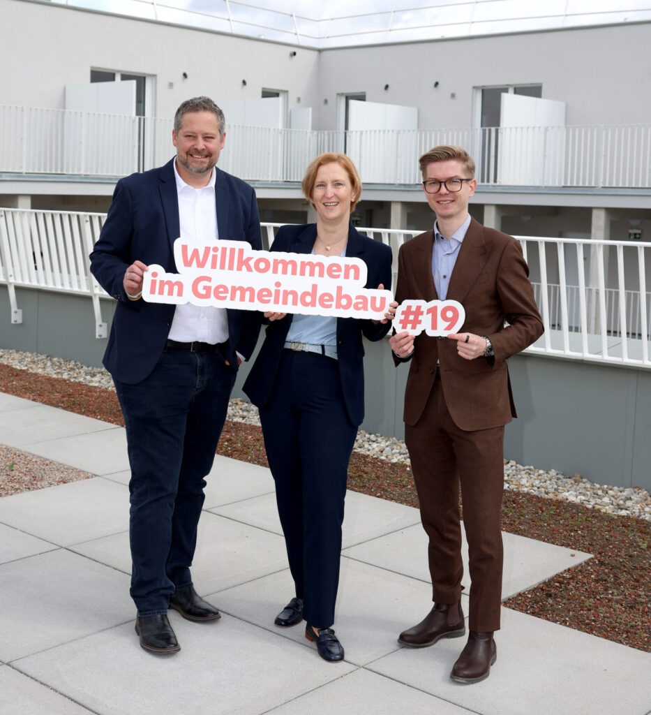 Philipp Wachter (Wiener Wohnen), Stadträtin Hanel-Torsch, Thomas Schuster (Wiener Wohnen, Bild: Stadt Wien/Votava).