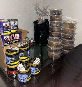 80 Kilo illegaler Shisha-Tabak von Einstzkräften entdeckt (Bild: Gruppe Sofotmaßnahmen).