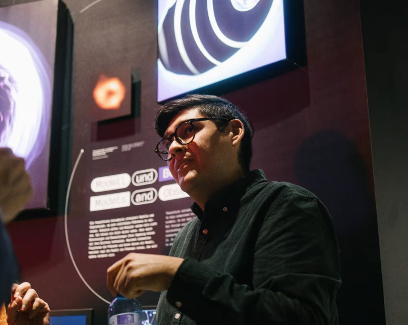 Astrophysiker Santiago Torres hat die Umsetzung des Filmprojekts als wissenschaftlicher Berater maßgeblich mitgestaltet. .© ISTA/Niko Havranek