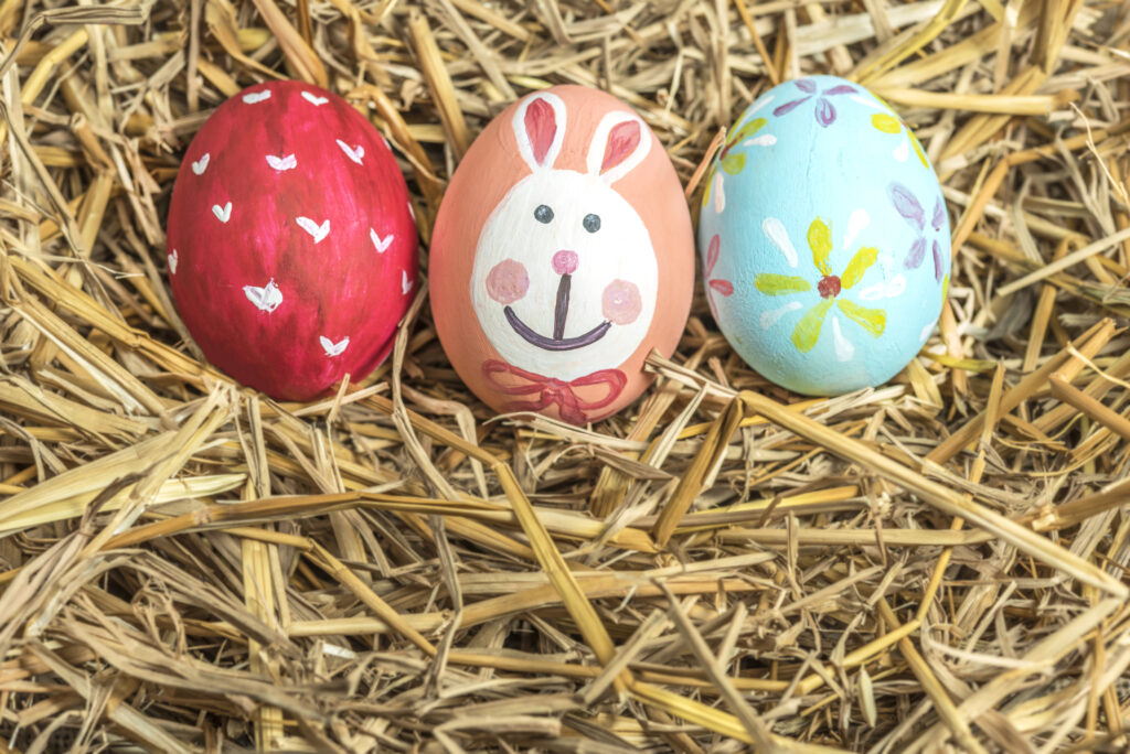 Bem Eierkauf fürs Osternest immer auf eine Haltung aus biologischer Landwirtschaft achten. © Freepik.com