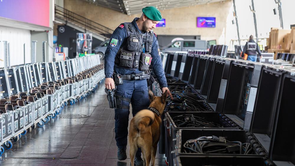Jede Anlieferung in die Wiener Stadthalle wird überprüft. © ORF/Christian Öser