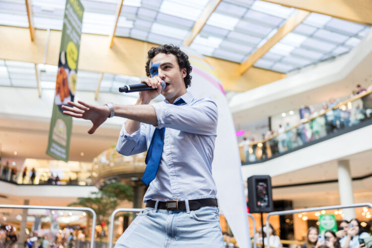 ESC-Feeling pur bei COSMÓ-Auftritt im Shopping-Tempel
