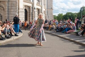 Fashion Reloaded: Nachhaltige Mode erobert die Klima Biennale