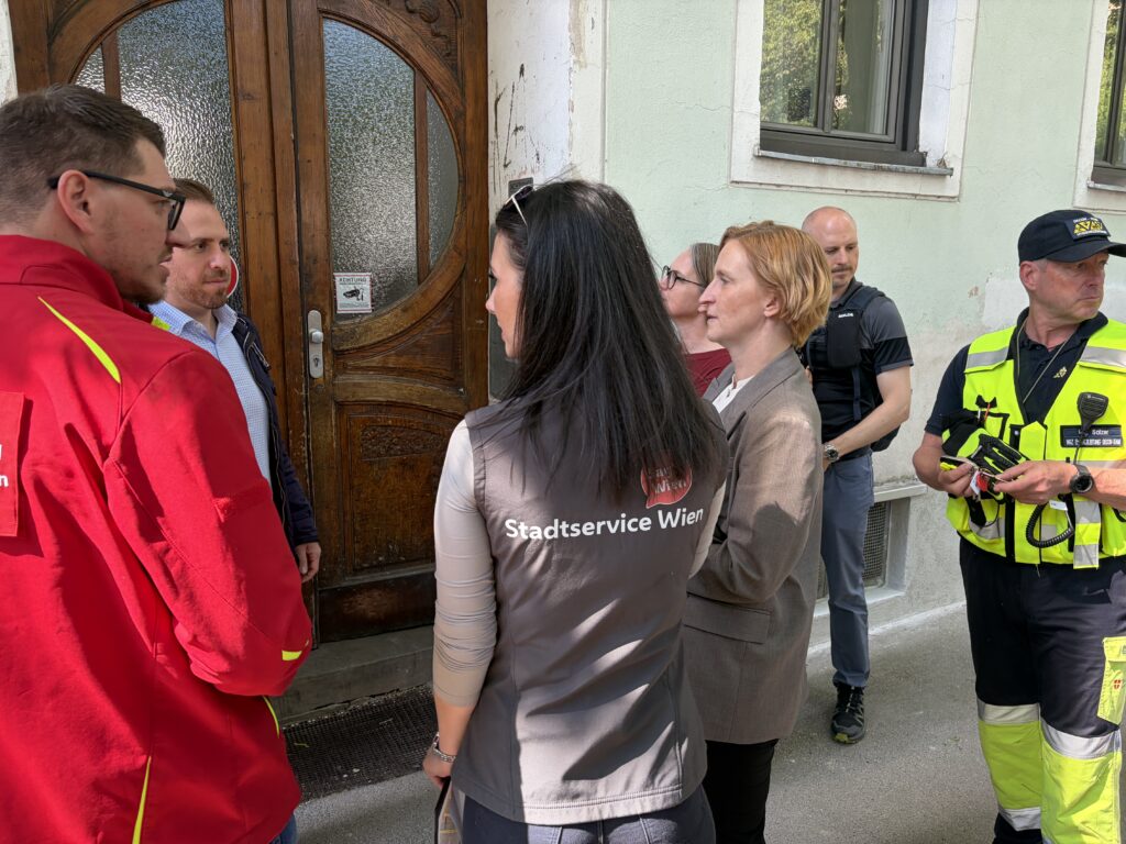 Auffällige Häuser werden genau unter die Lupe genommen © Berger