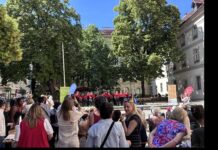 Gaudi im Servitenviertel mit Baklava, Small-Talk Nachbarschaftsfest im Servitenviertel