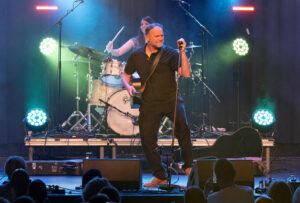 Thomas Stipsits und seine Band machen klar, dass der "Austropop lebt". © Lukas Beck