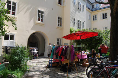 Wiedner Innenhof-Flohmarkt: Schätze im Grätzl finden