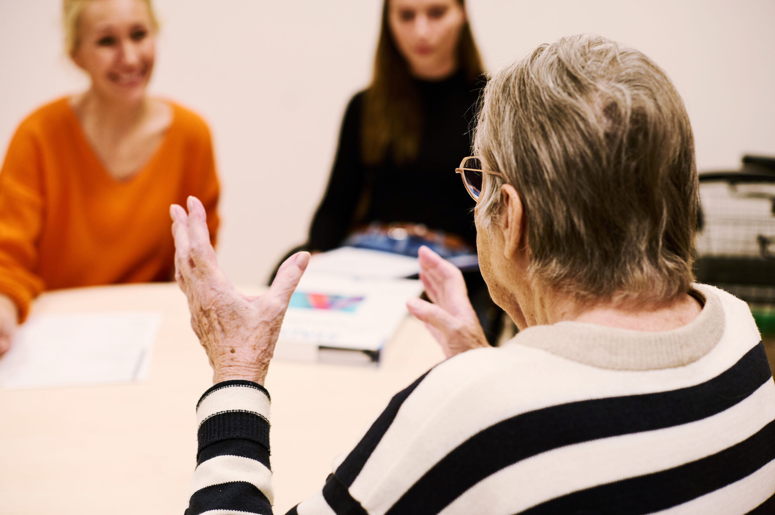 Über Trauer sprechen: Einladung zum Generationengespräch