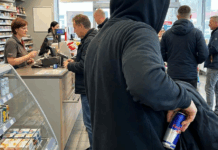 Teenager klaut Energydrink – löst Straßen-Großalarm aus