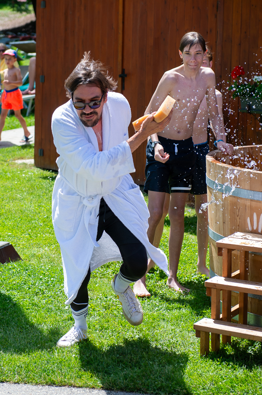 Stani beim Schwamm-Staffellauf