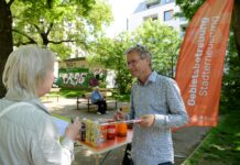 Pläne für Parks in Meidling und Penzing werden präsentiert Das GB*Team vor Ort, beantwortet Fragen © Daniel Dutkowski
