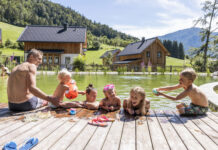 Generationen-Urlaub im Ausseerland genießen Naturbadeteich im Narzissendorf Zloam (2)