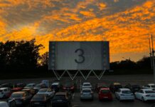 Das Autokino lockt mit Blockbustern und Cocktails Autokino