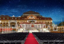 Klassisch: Wiener Opernsommer setzt auf „Carmen“ Bühnenbild des Wiener Opernsommers 2026