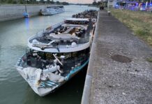 Luxusliner rammt Schleuse: Retter im Großeinsatz